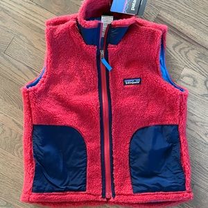 Patagonia Kids red and navy blue windproof fleece vest